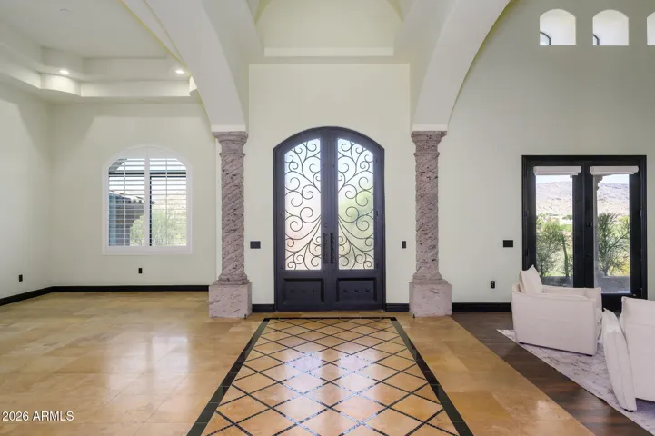 Foyer/Entry