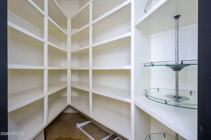 Walk-in Pantry