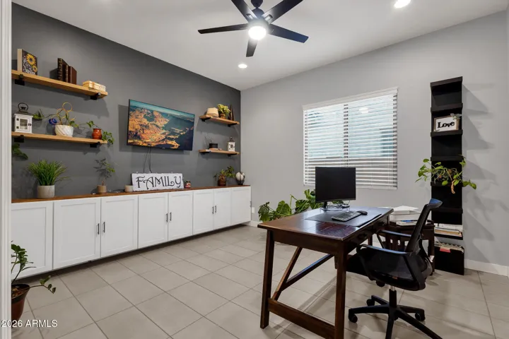 Office/den, or optional 4th bedroom.