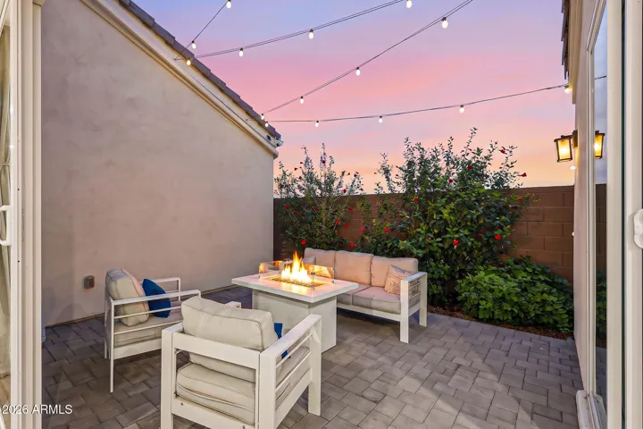 Indoor/Outdoor Living