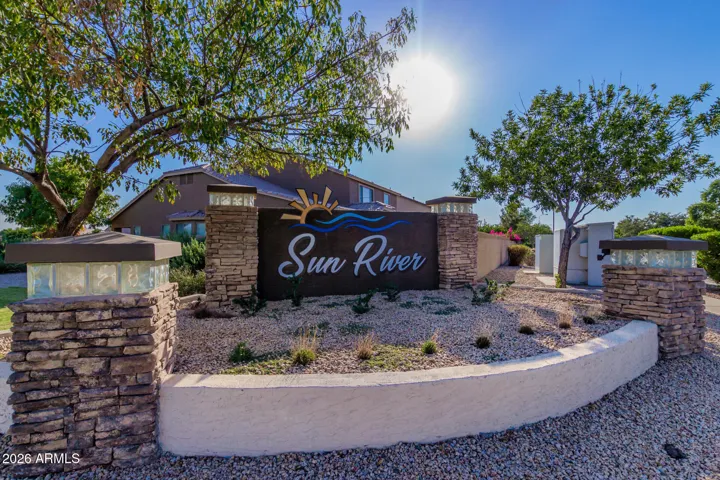 Sun River is in an excellent Chandler location near downtown shopping, dining, golf, and freeway access