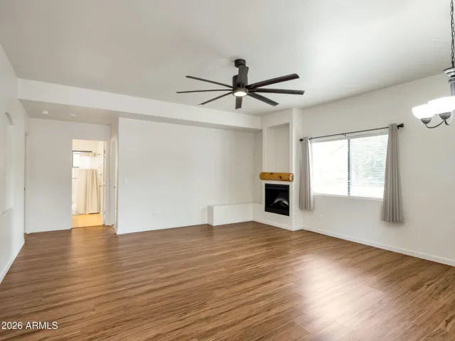Living Room W/Fireplace