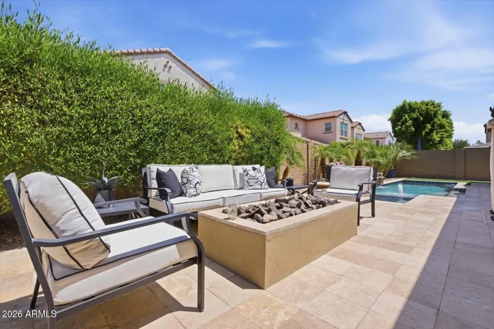 Gas firepit