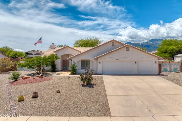 Fabulous 3 bdrm/2bth + office in Canyon de Flores