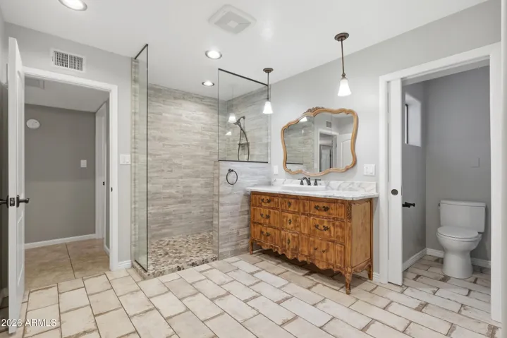 OWNER SUITE BATHROOM