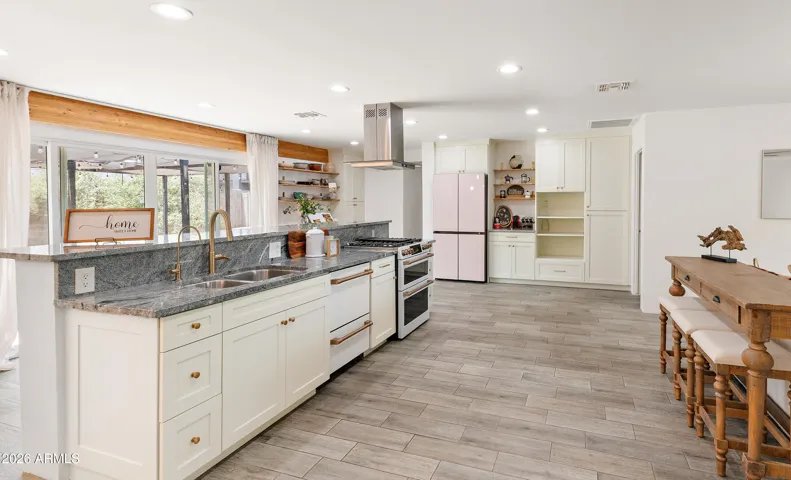Kitchen / great room
