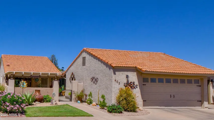 Amazing curb appeal! You need to show this beauty to your fussiest buyers!