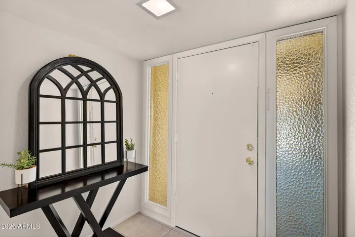 Large foyer to welcome guests.
