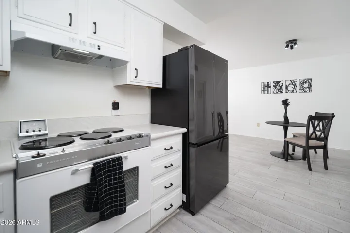 TASTEFULLY APPOINTED KITCHEN.
