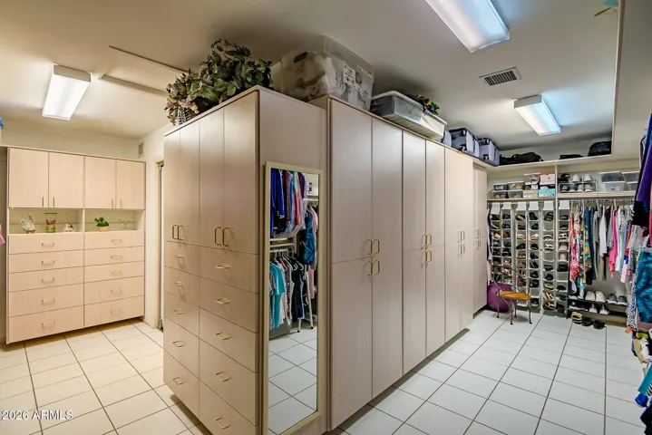 3 turns to the closet, with a delightful surprise at each turn.
