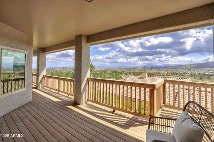 Deck with panoramic views