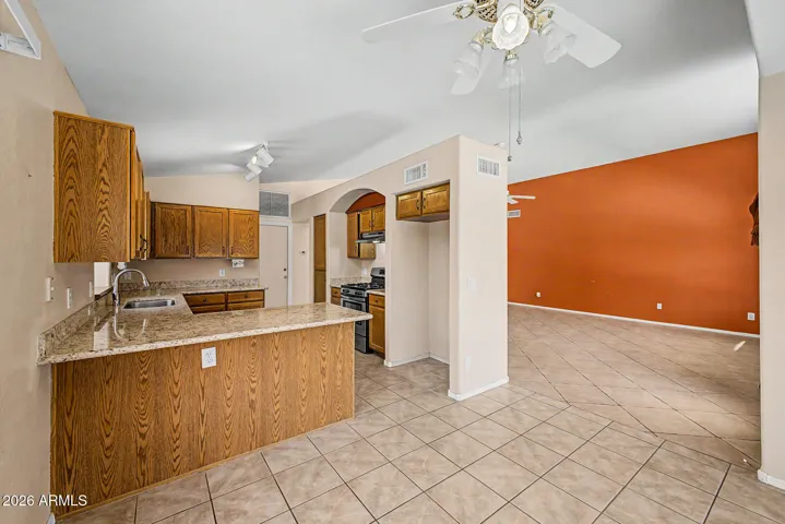 Kitchen Eat Area