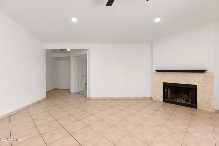 Family/Great Room Looking to Entry