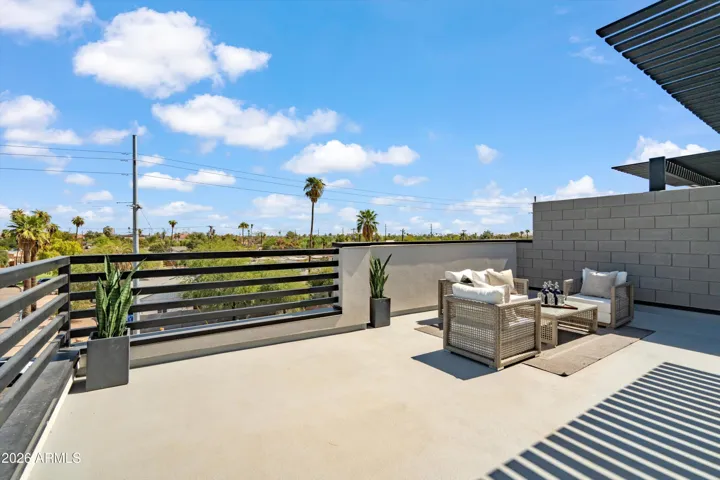 DISCLAIMER: Photographs depict a similar unit and are not of the exact unit for sale. Finishes, fixtures, upgrades, and floorplans may vary.