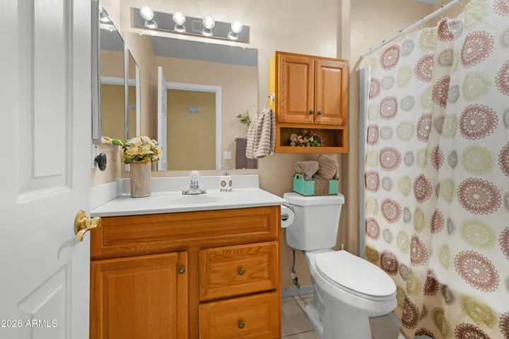 Second bath is nice and roomy.