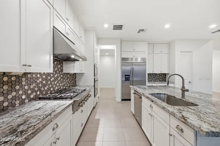 Six burner gas cooktop