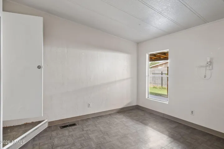 Middle Bedroom