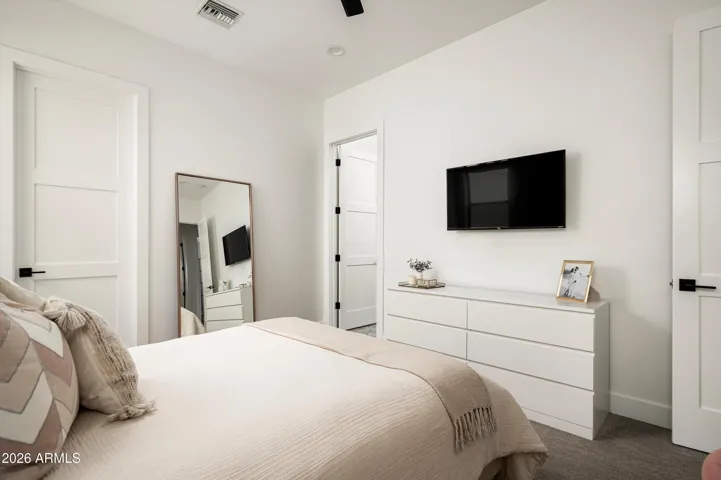 Guest Bedroom #1