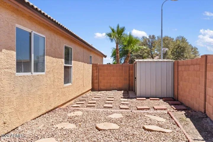 SIDE YARD & STORAGE