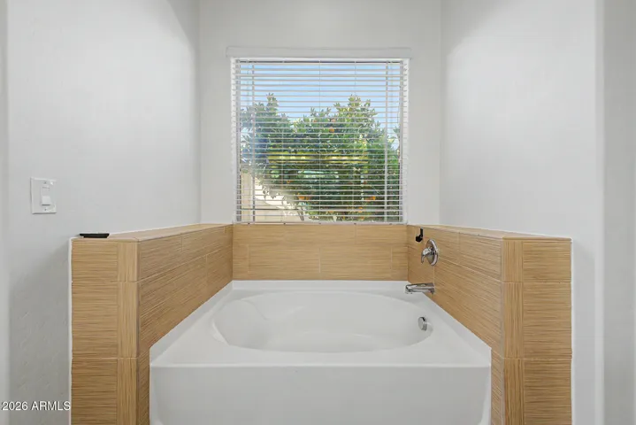 Separate tub