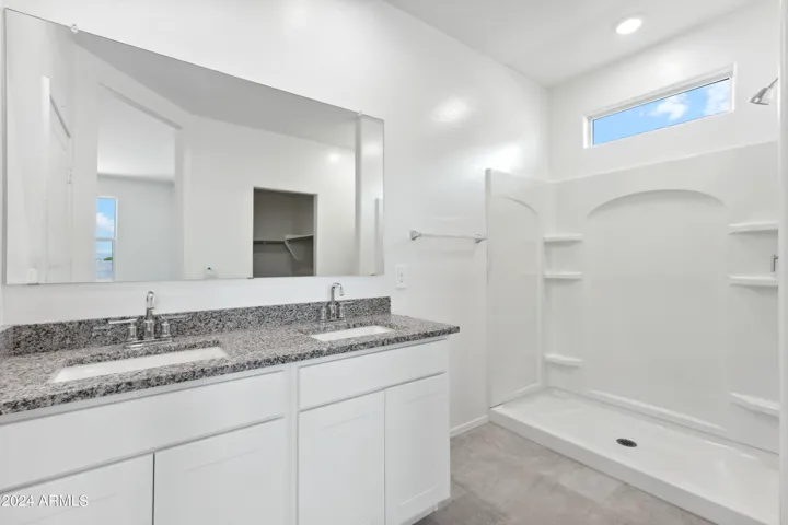 *Photos Are of a Speculative Home. Options May Vary*