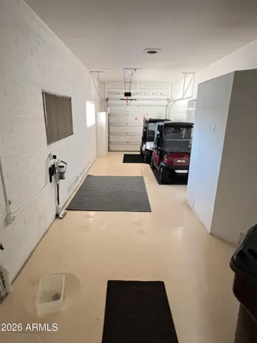 Tandem garage