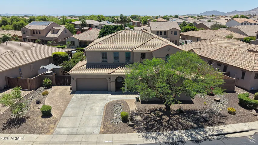 LOTS OF PARKING SPACES FOR GUESTS & FAMILY
