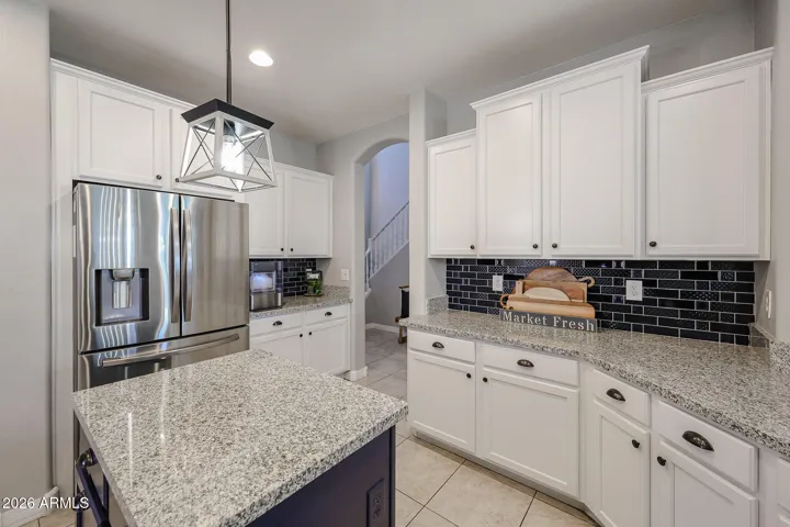 LOTS & LOTS OF SPACE FOR FOOD PREP!