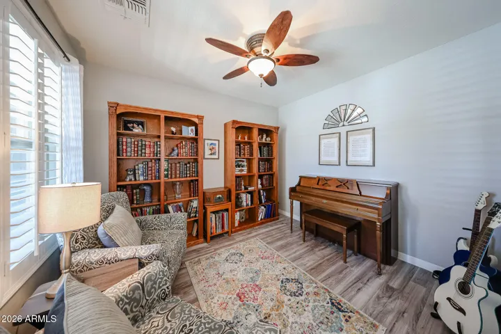 FLEX SPACE THAT CAN BE OFFICE OR FORMAL SPACE