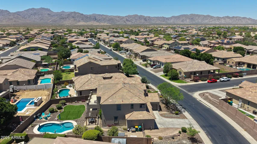 GREAT MOUNTAIN VIEWS ALL AROUND!