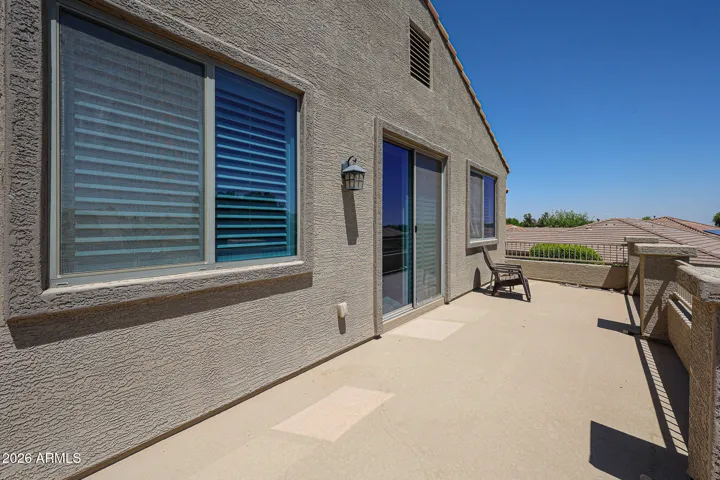 SUPER NICE BALCONY TO SUNBATHE, STARGAZE OR SIP MORNING COFFEE!