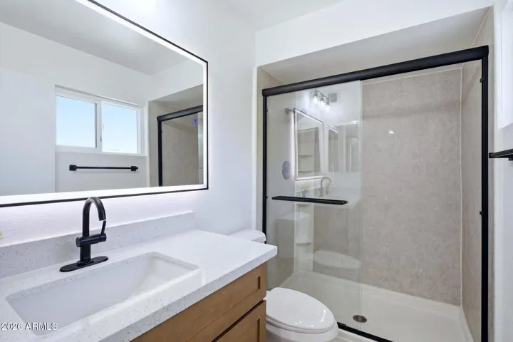 Primary bedroom bathroom