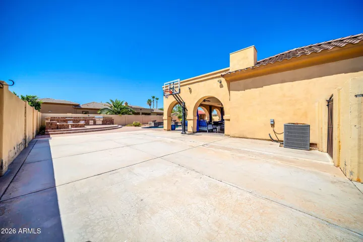 Side yard to RV Gate