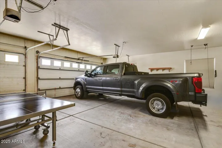 Oversized garage - can also fit large truck