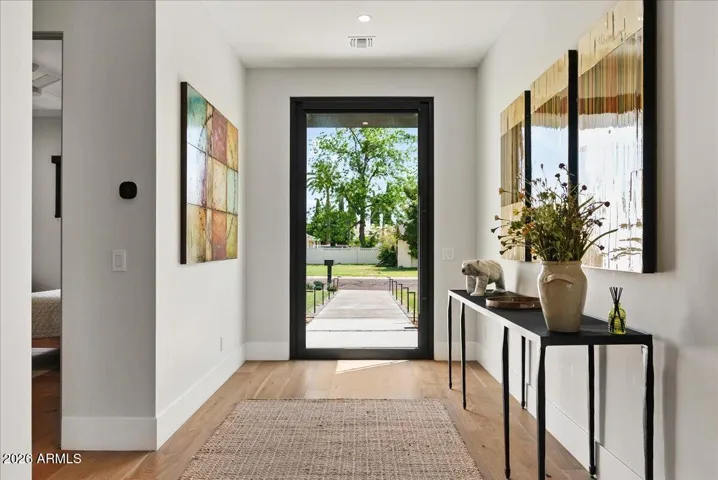 Foyer.