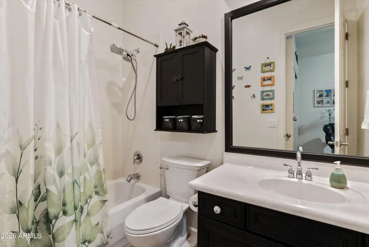 2nd Guest suite with full private bathroom