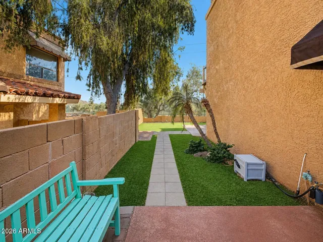 Outside dining nook