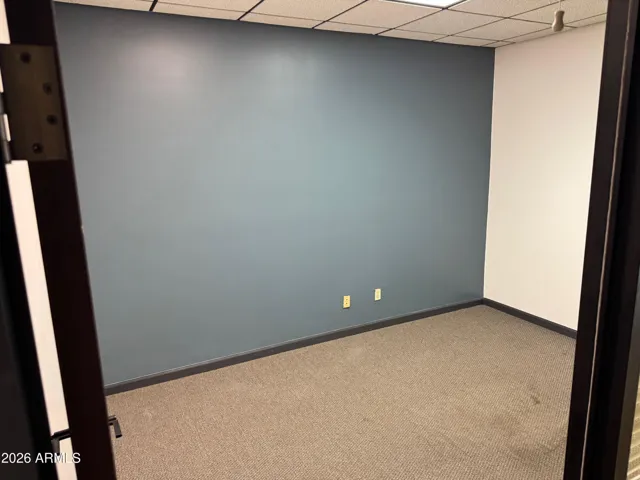 Middle office private office