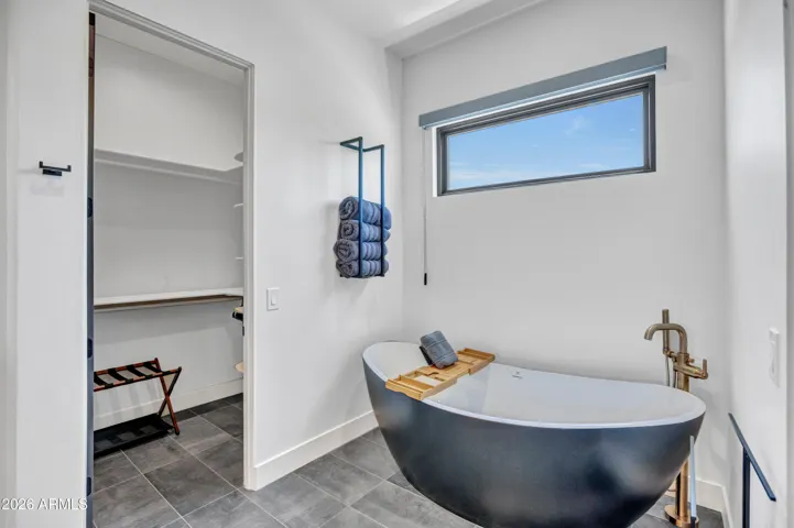 Master BR Bath with Tub and Shower