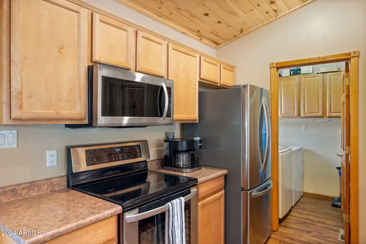 STAINLESS APPLIANCES
