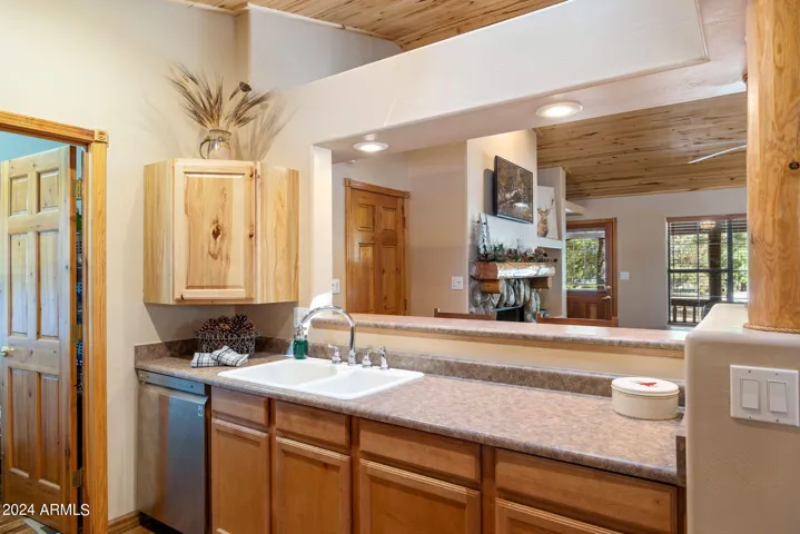 OPEN TO GREAT ROOM