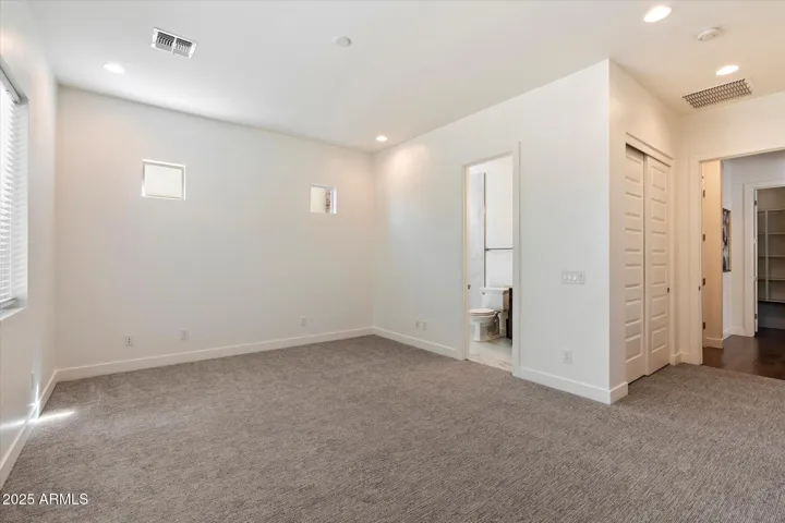 Ensuite Bedroom Downstairs (4th Bedroom)