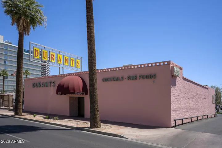 Midtown Phoneix is homes to some of the most historic and fine dining! No visit is complete without a dinner at the Historic Durants Steakhouse!