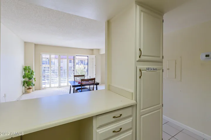 Lovely view to the living room/ great room