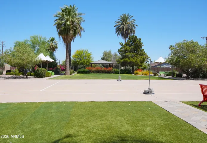 Full size court