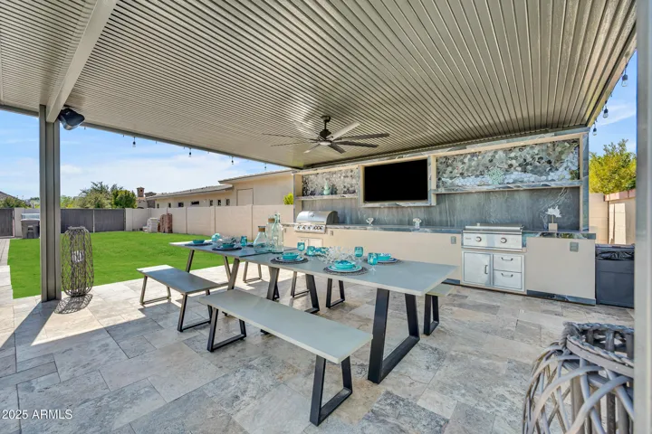 Outdoor Kitchen