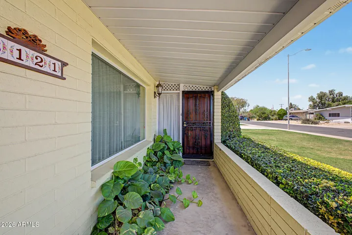Covered front entryway