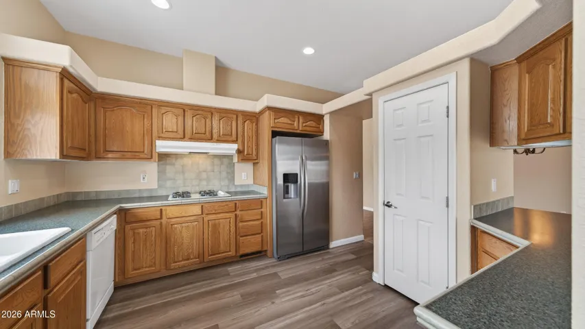 Kitchen & pantry