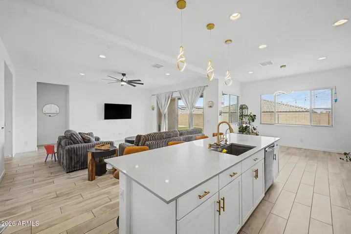 Open Living room/kitchen