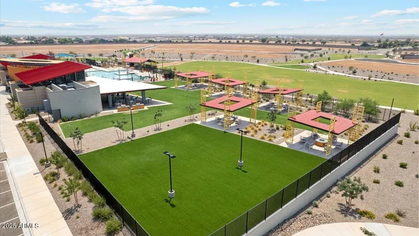 Community Center/Pool/Gym!